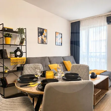 Апартаменты 1br Golden Urban Hive With Parking *