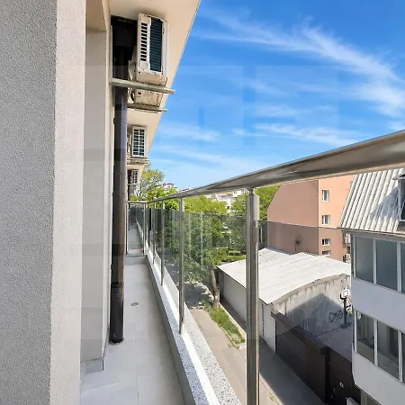 1br Golden Urban Hive With Parking Апартаменты Варна