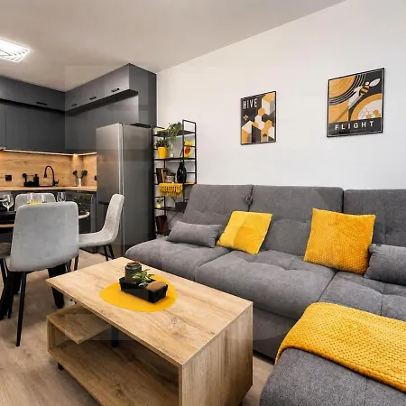 1br Golden Urban Hive With Parking Апартаменты Варна